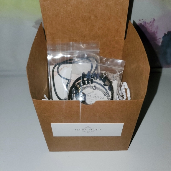 Gift wrapping available for any purchase! - Picture 10 of 13